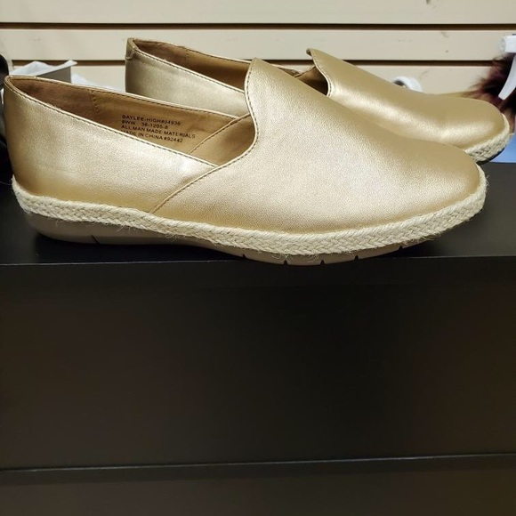 Shoes SOLD - Picture 2 of 2